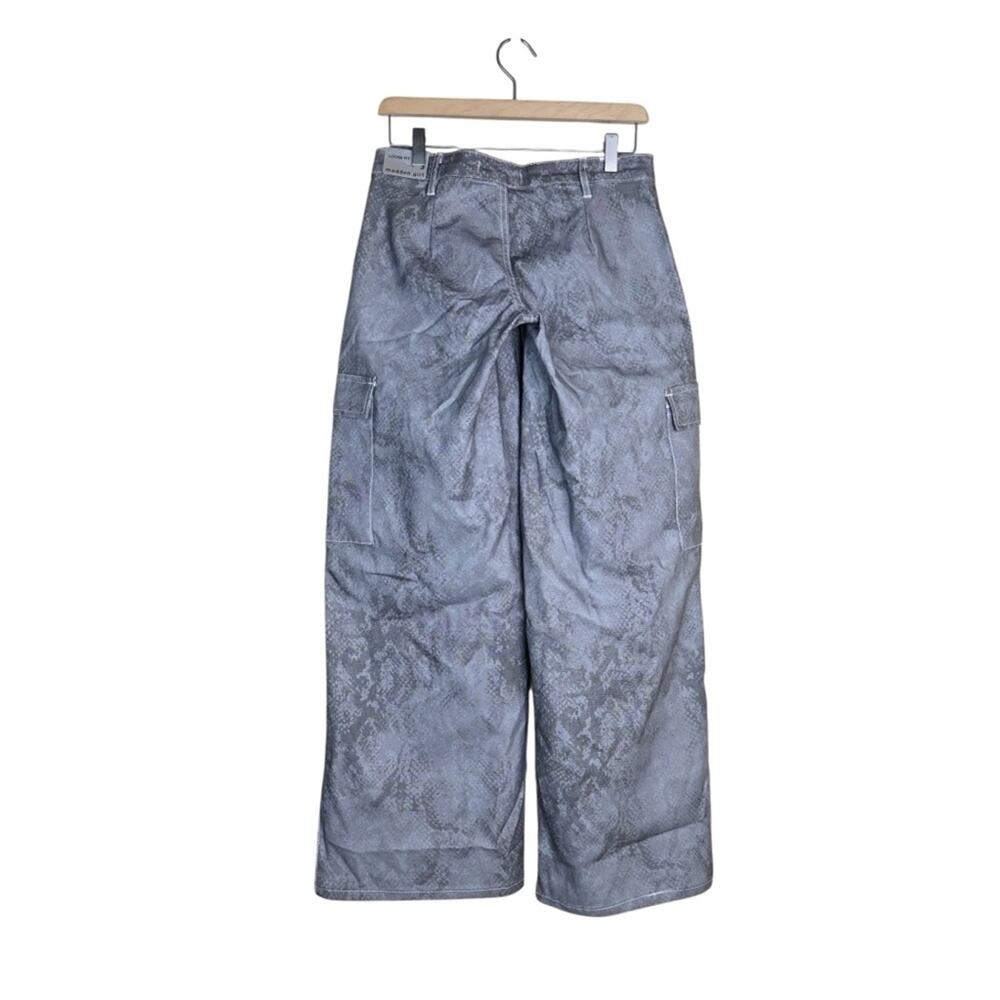 Madden Girl Womens 3 Loose Fit Snake Print Cargo Pants NEW - Picture 2 of 10